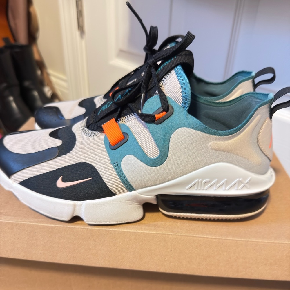 Nike Kids Air Max Sneaker in Teal, Black, Orange